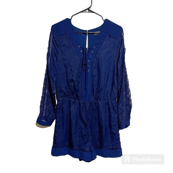 Adelyn Rae Navy Eyelet Lace Romper Sz M Long Sleeves Shorts - Picture 1 of 11
